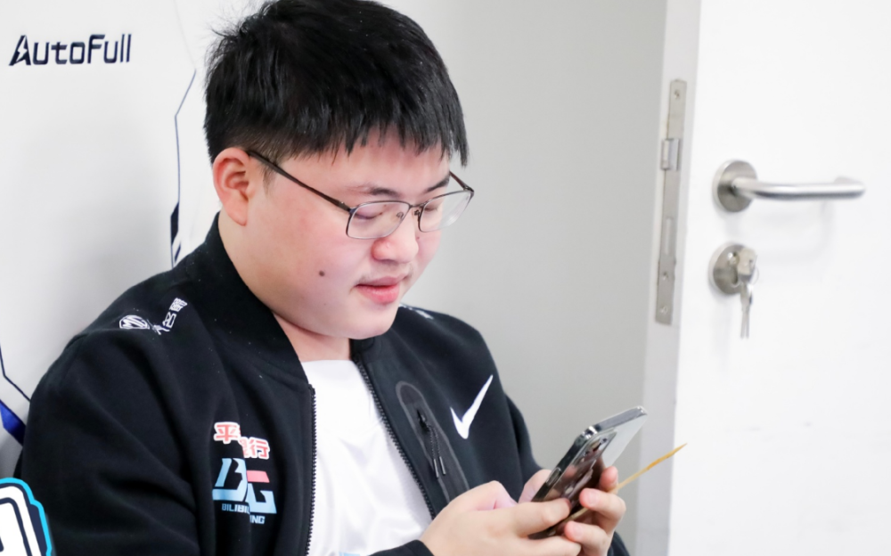  Uzi新星回归赛场表现惊艳，老鹰未来可期！
