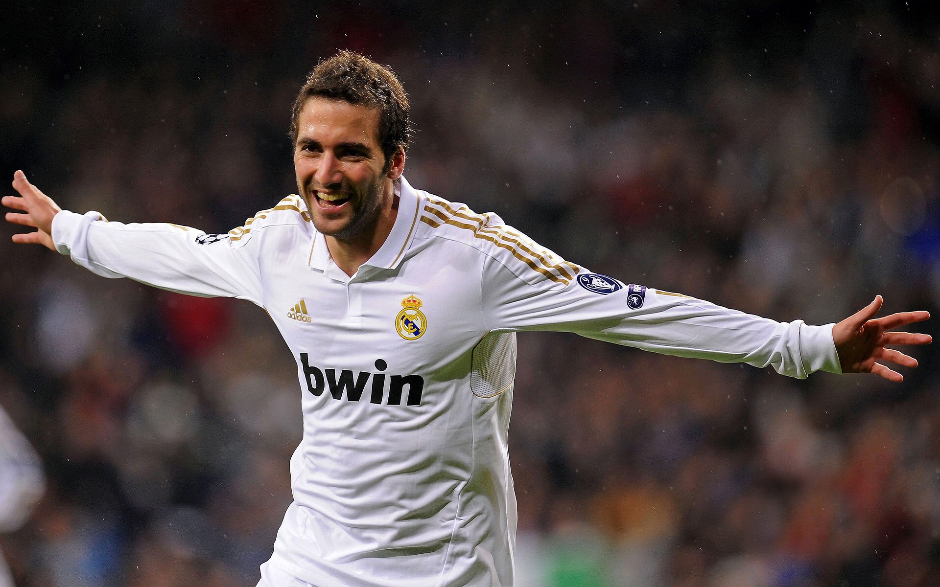 德罗巴连续二十场比赛得分超过出色防守，TES挑战极限！